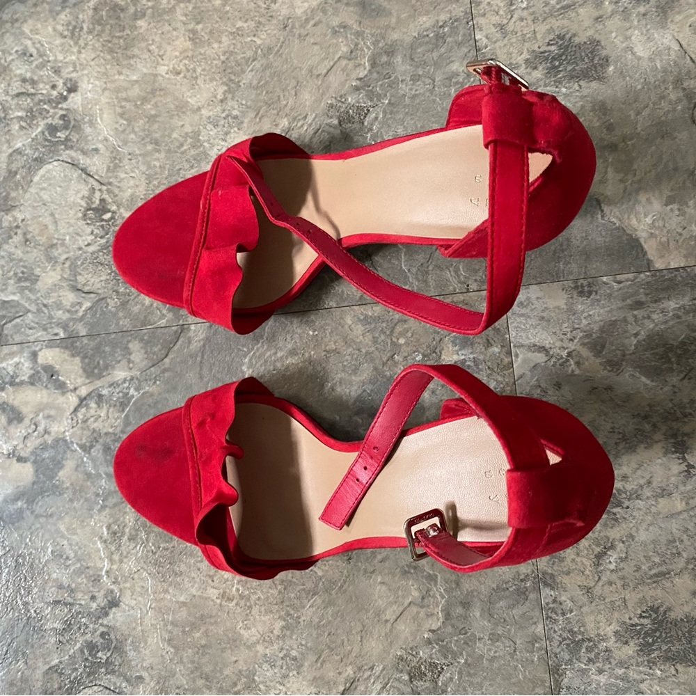 Red heels - Picture 6 of 7